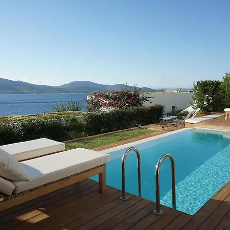 Rika Seaside Villa, Pool, 3 Bedroom Near Promenade *