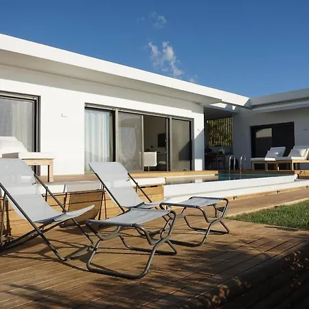 Rika Seaside Villa, Pool, 3 Bedroom Near Promenade Paleros