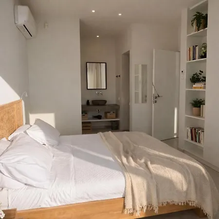 Rika Seaside Villa, Pool, 3 Bedroom Near Promenade * Palairos